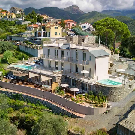 Relais Le Torri In Verici * كاسارزا ليغير