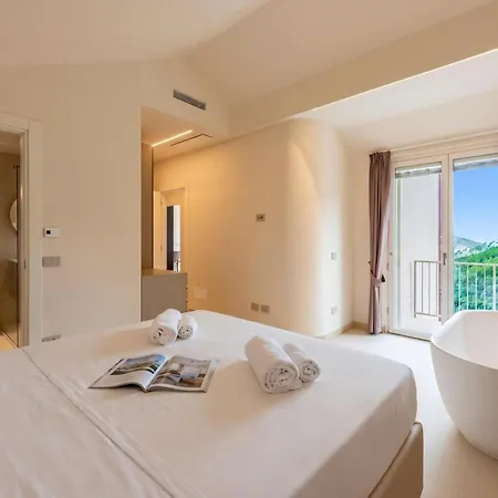 Relais Le Torri In Verici * كاسارزا ليغير