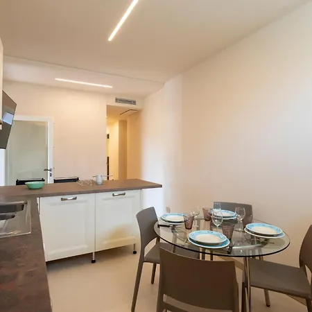 Relais Le Torri In Verici * كاسارزا ليغير